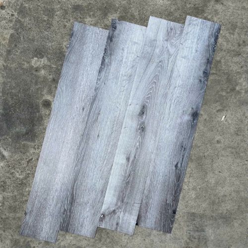 Sàn nhựa giả gỗ 2mm có keo HT07