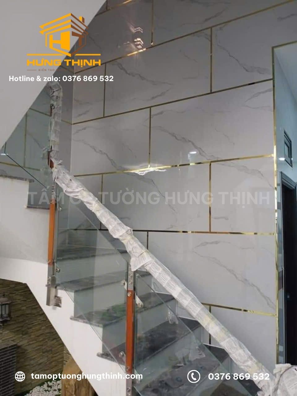 Sử dụng Tấm Nhựa Ốp Tường PVC Giả Đá Để Ốp Cấu Thang tại Quận 6